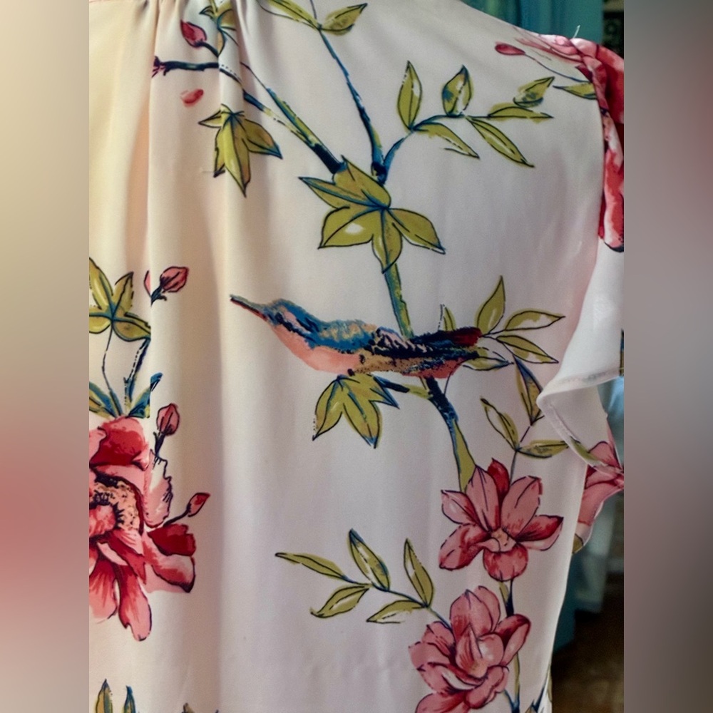 🦜 Premise Studio Cream Blouse with Floral and Bird Design - Picture 6 of 11